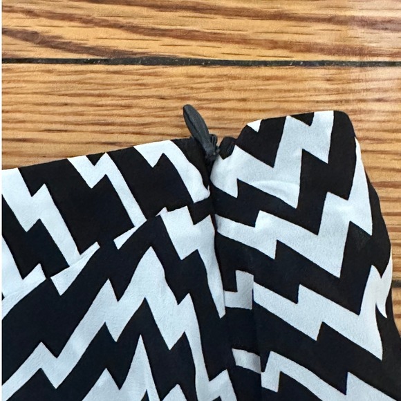 The Kooples Black & White Draped Mini Skirt SZ French 3 US 6/8 Mod Chic - Picture 4 of 7